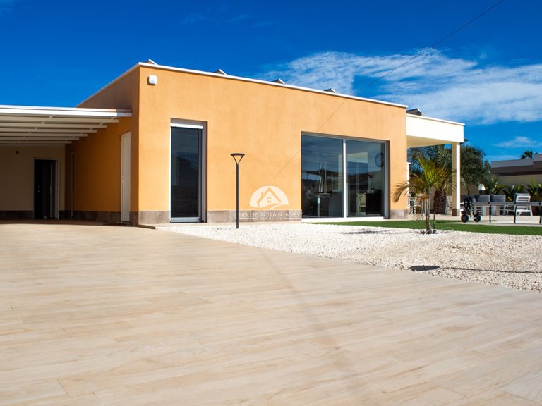 Villa for Sale in La Siesta - El Salado - Torreta Torrevieja, Alicante 32