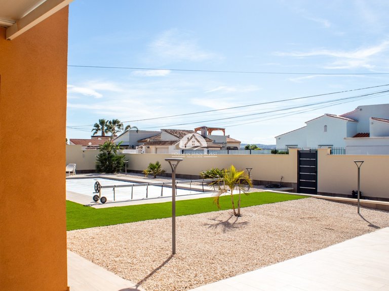 Villa for Sale in La Siesta - El Salado - Torreta Torrevieja, Alicante 38