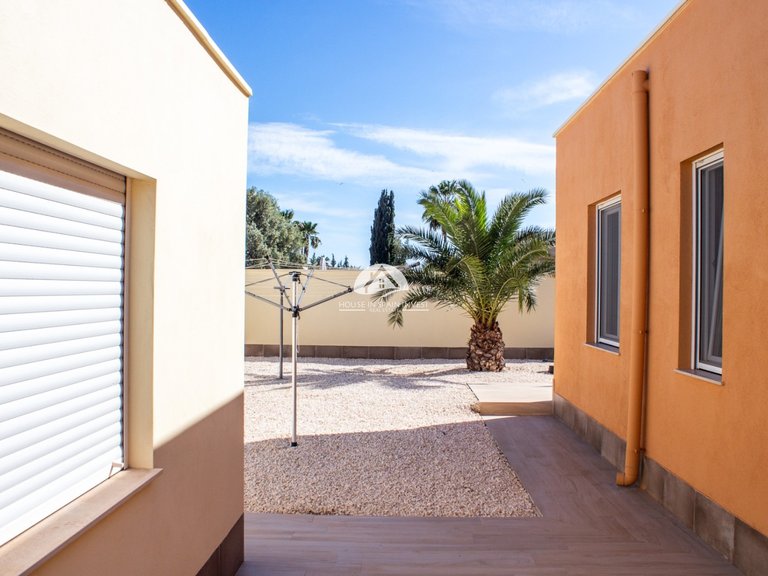 Villa for Sale in La Siesta - El Salado - Torreta Torrevieja, Alicante 44