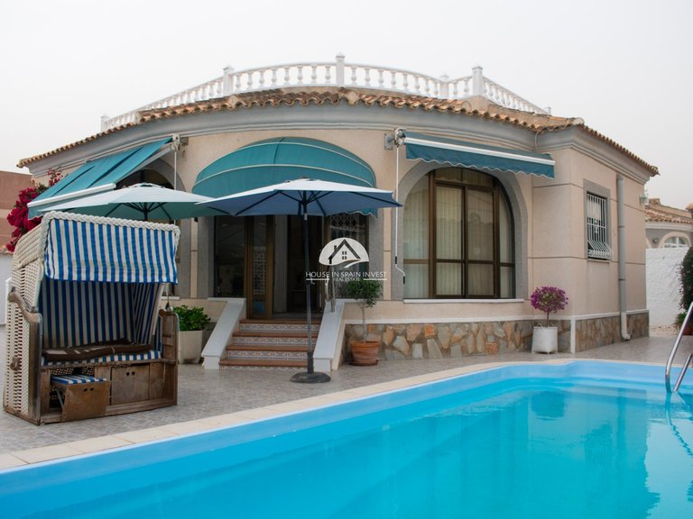 Villa for Sale in Torrevieja Torrevieja, Alicante 1