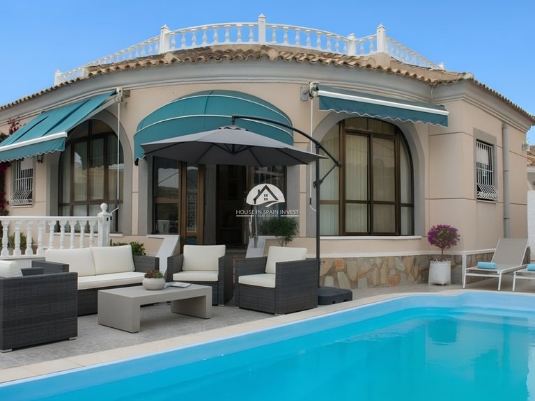 Villa for Sale in Torrevieja Torrevieja, Alicante 2