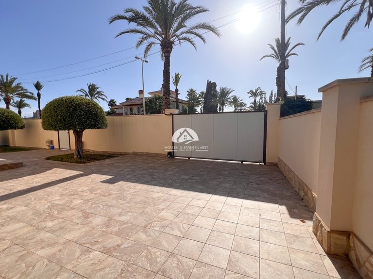 Villa for Sale in Orihuela Costa Orihuela Costa, Alicante 44