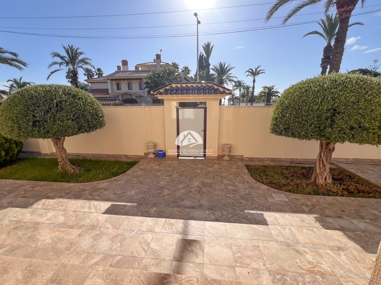 Villa for Sale in Orihuela Costa Orihuela Costa, Alicante 46