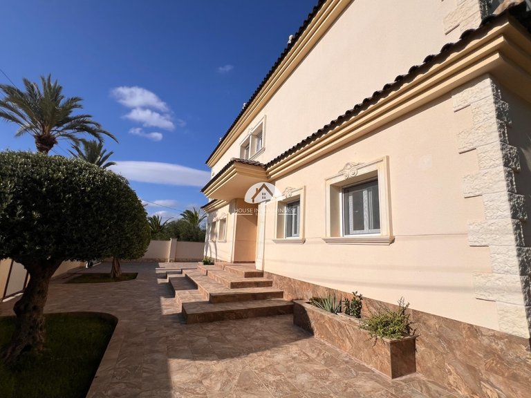 Villa for Sale in Orihuela Costa Orihuela Costa, Alicante 47