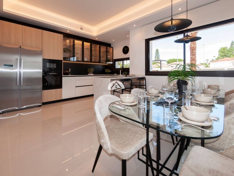 Villa for Sale in Rojales Rojales - Ciudad Quesada, Alicante 9