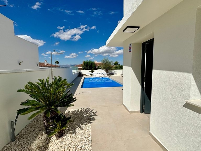 Villa for Sale in Ciudad Quesada Rojales - Ciudad Quesada, Alicante 5