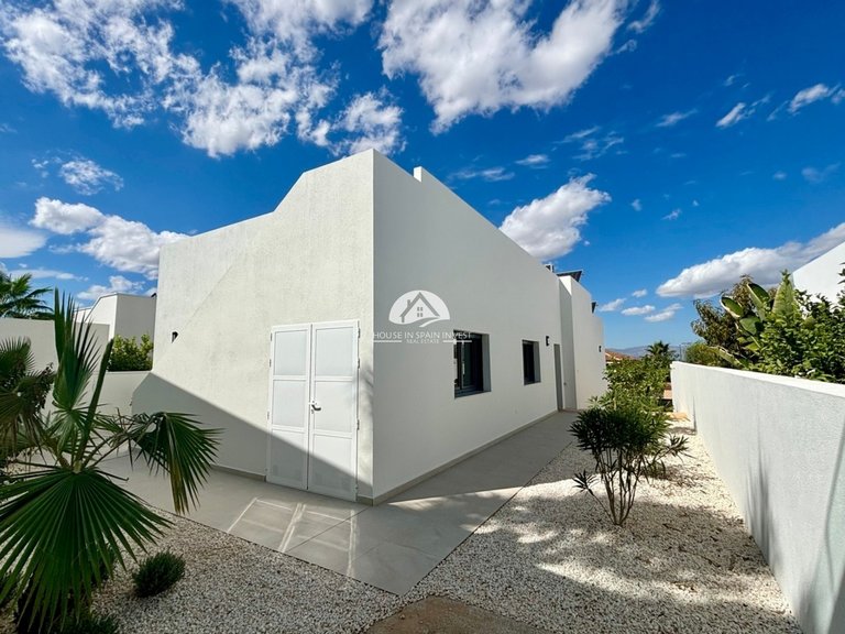 Villa for Sale in Ciudad Quesada Rojales - Ciudad Quesada, Alicante 6