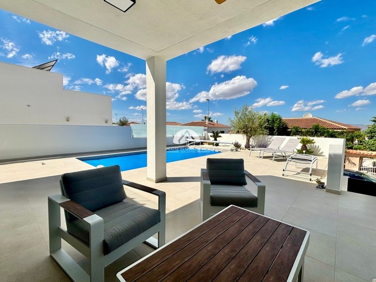 Villa for Sale in Ciudad Quesada Rojales - Ciudad Quesada, Alicante 9