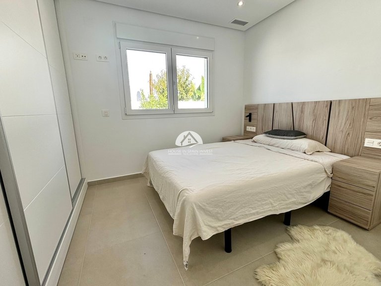 Villa for Sale in Ciudad Quesada Rojales - Ciudad Quesada, Alicante 11