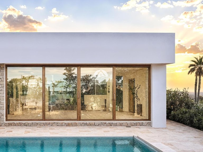 Villa for Sale in Villamartín - Las Filipinas Orihuela Costa, Alicante 2