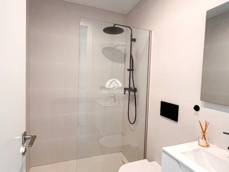 Apartment for Sale in Guardamar - El Raso Guardamar Del Segura, Alicante 10