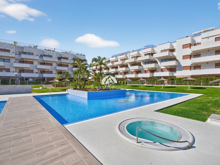 Apartment for Sale in Lomas de Cabo Roig Orihuela Costa, Alicante 44