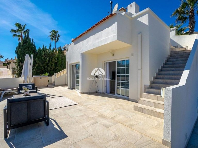 Villa for Sale in Las Ramblas Orihuela Costa, Alicante 3