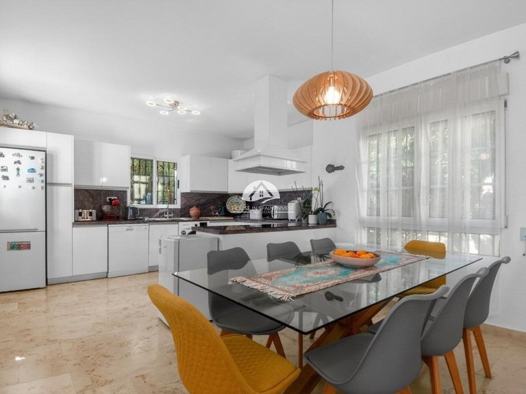 Villa for Sale in Las Ramblas Orihuela Costa, Alicante 6