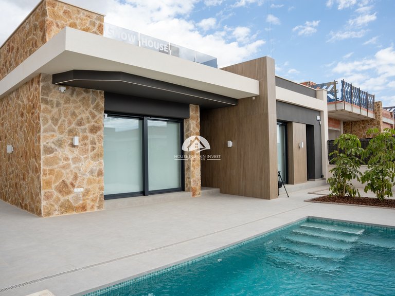 Villa for Sale in Ciudad Quesada Rojales - Ciudad Quesada, Alicante 2