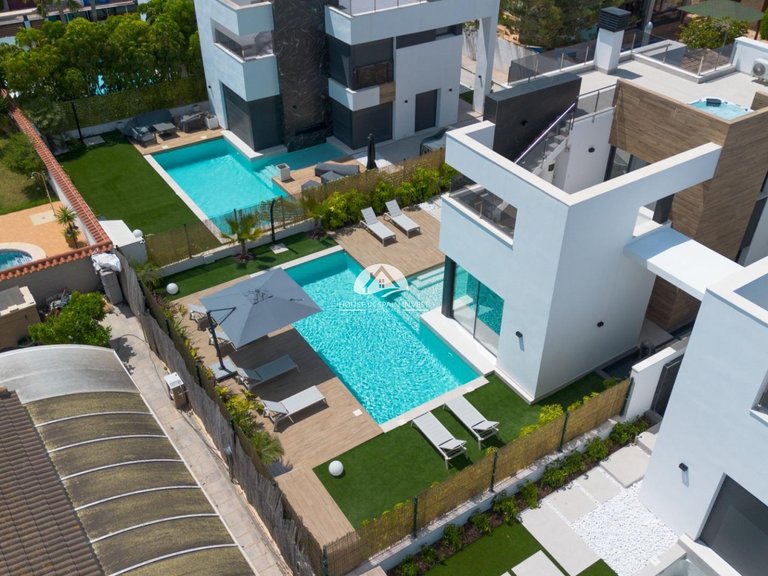 Villa for Sale in La Siesta - El Salado - Torreta Torrevieja, Alicante 5