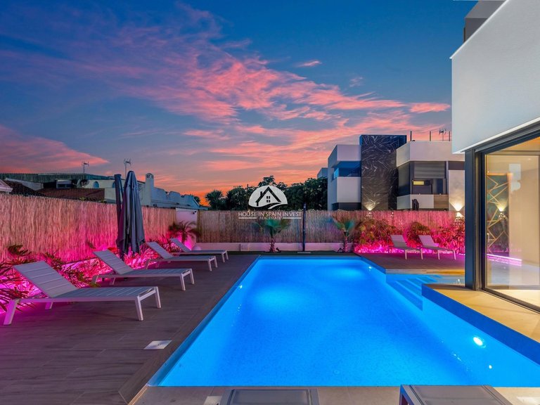 Villa for Sale in La Siesta - El Salado - Torreta Torrevieja, Alicante 14
