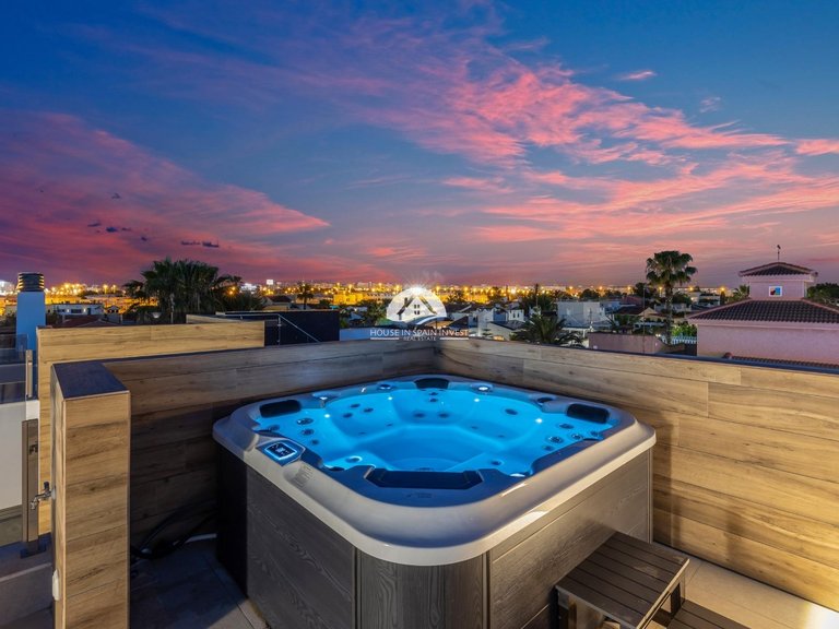 Villa for Sale in La Siesta - El Salado - Torreta Torrevieja, Alicante 18