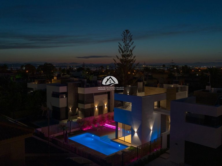 Villa for Sale in La Siesta - El Salado - Torreta Torrevieja, Alicante 20