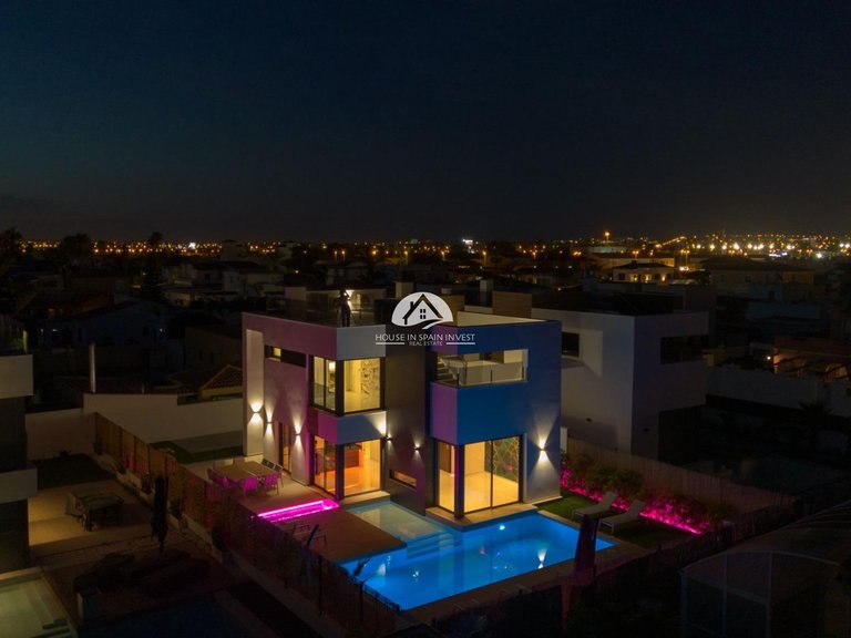 Villa for Sale in La Siesta - El Salado - Torreta Torrevieja, Alicante 21