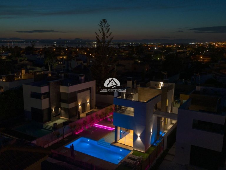 Villa for Sale in La Siesta - El Salado - Torreta Torrevieja, Alicante 24