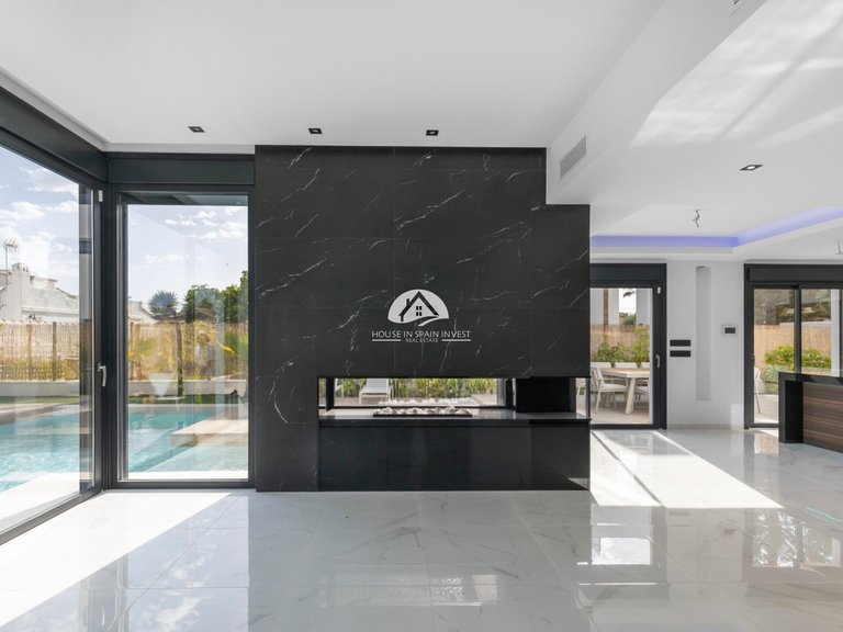 Villa for Sale in La Siesta - El Salado - Torreta Torrevieja, Alicante 31