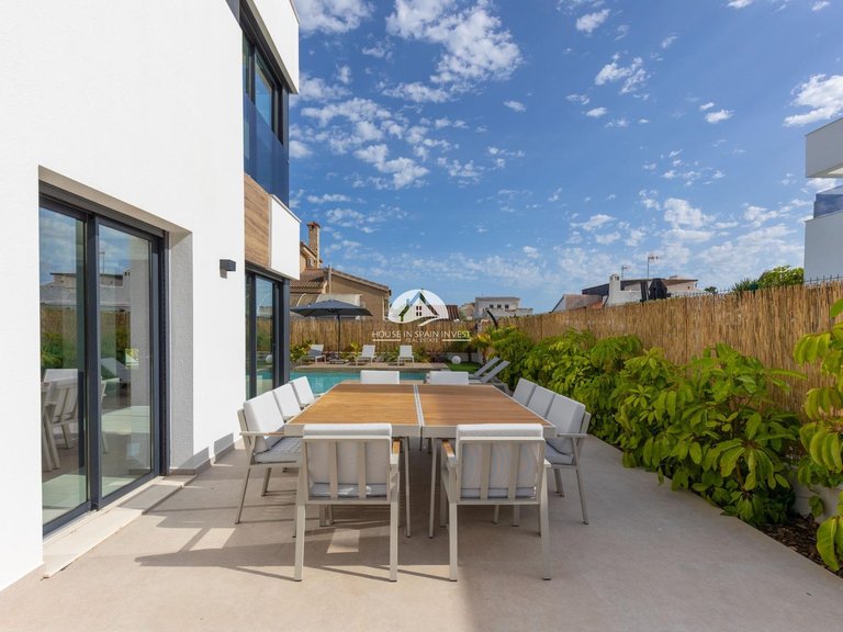 Villa for Sale in La Siesta - El Salado - Torreta Torrevieja, Alicante 48