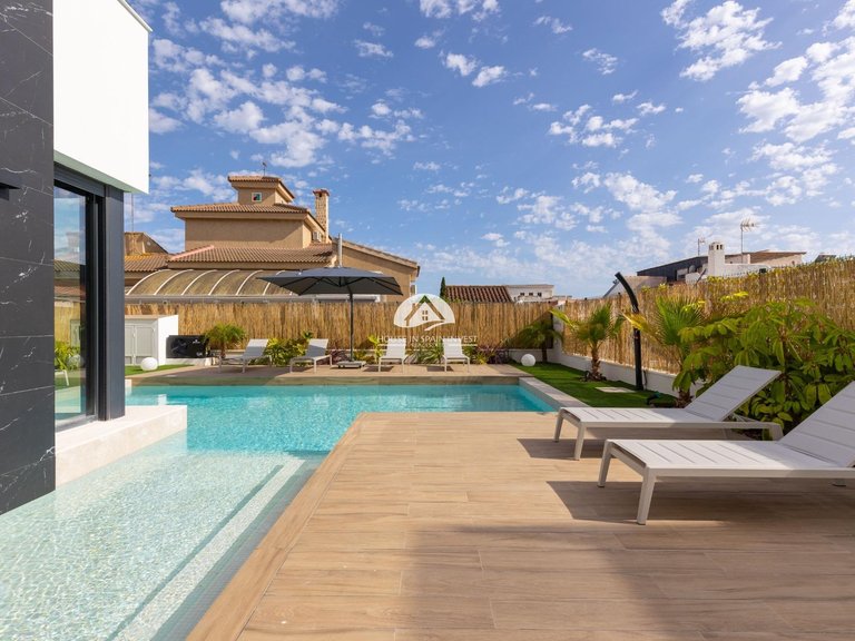 Villa for Sale in La Siesta - El Salado - Torreta Torrevieja, Alicante 49