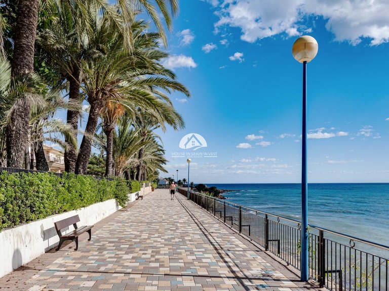 Villa for Sale in Los Altos Orihuela Costa, Alicante 40