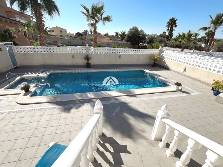 Villa for Sale in Monte Azul Benijofar, Alicante 6