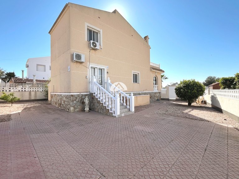 Villa for Sale in Monte Azul Benijofar, Alicante 36