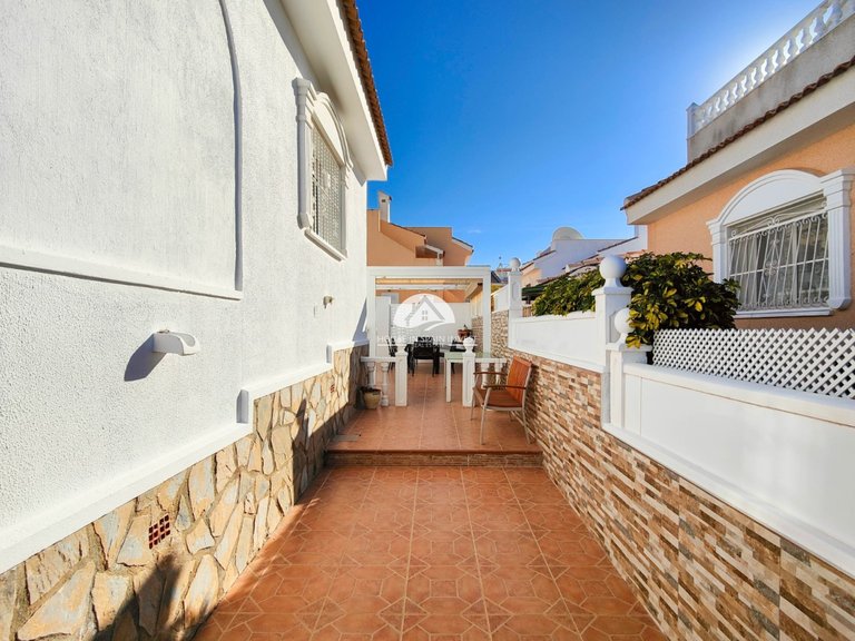 Villa for Sale in Rojales Rojales - Ciudad Quesada, Alicante 13