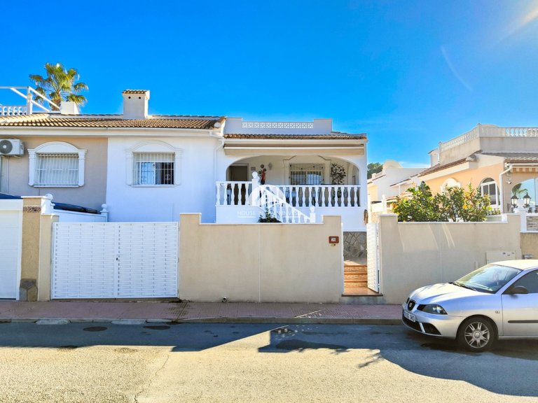 Villa for Sale in Rojales Rojales - Ciudad Quesada, Alicante 6