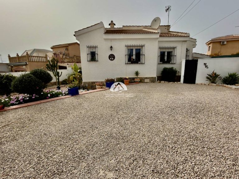 Villa for Sale in Ciudad Quesada Rojales - Ciudad Quesada, Alicante 1