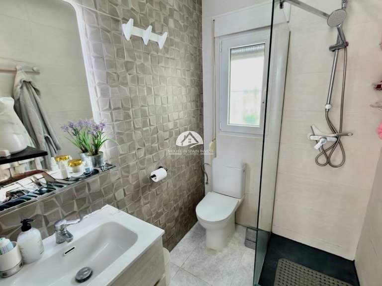 Villa for Sale in Ciudad Quesada Rojales - Ciudad Quesada, Alicante 13