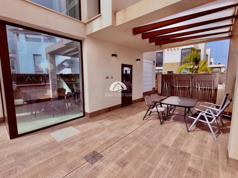 Villa for Sale in Ciudad Quesada Rojales - Ciudad Quesada, Alicante 27