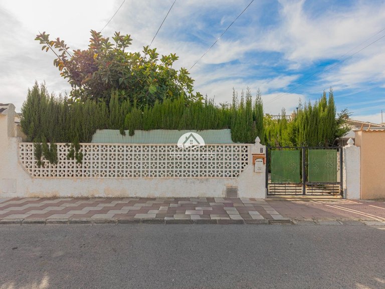 Villa for Sale in La Siesta - El Chaparral - San Luis Torrevieja, Alicante 3