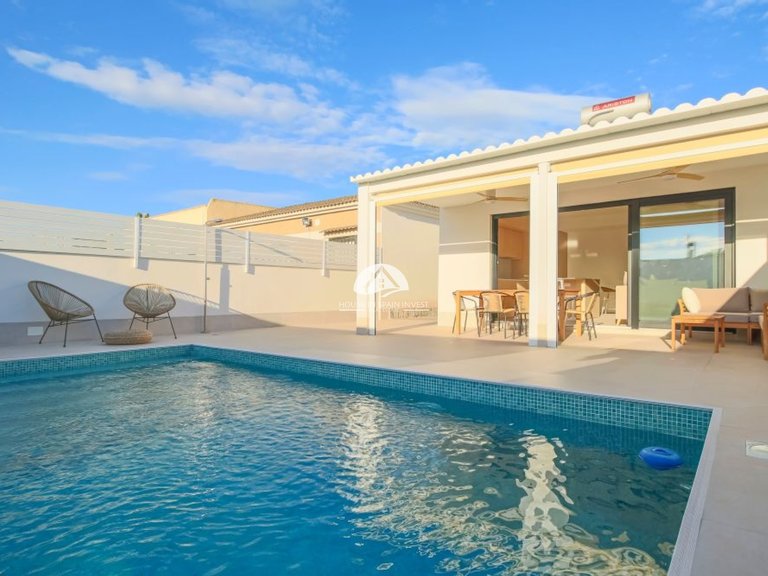 Villa for Sale in La Siesta - El Chaparral - San Luis Torrevieja, Alicante 3