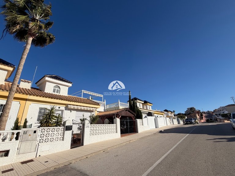 Villa for Sale in Ciudad Quesada Rojales - Ciudad Quesada, Alicante 37