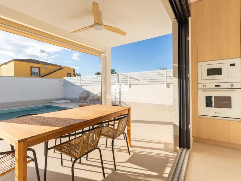 Villa for Sale in La Siesta - El Chaparral - San Luis Torrevieja, Alicante 6