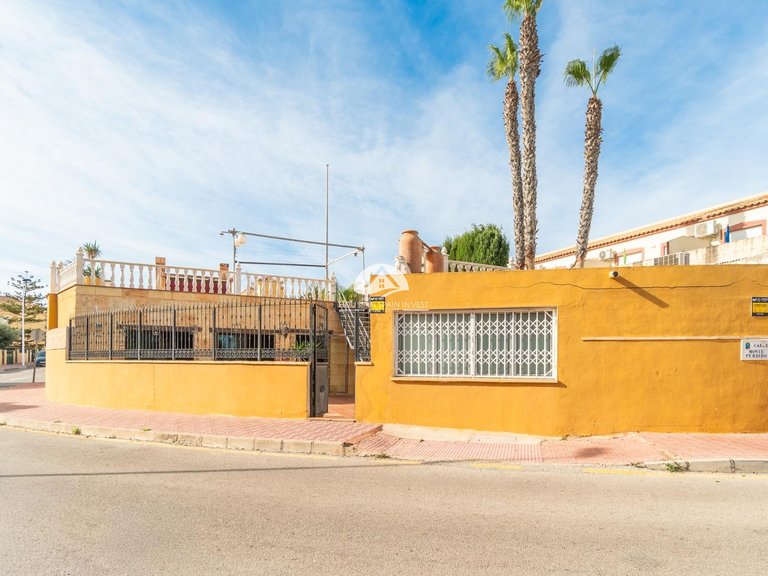 Villa for Sale in Los Balcones Torrevieja, Alicante 38
