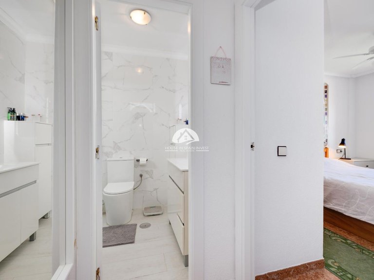 Penthouse for Sale in El Acequión - Los Náufragos Torrevieja, Alicante 21