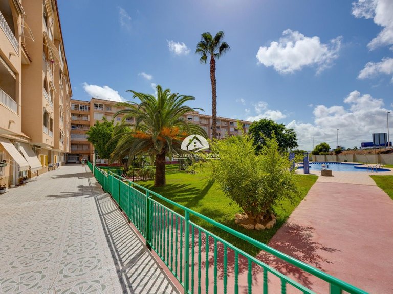 Penthouse for Sale in El Acequión - Los Náufragos Torrevieja, Alicante 32