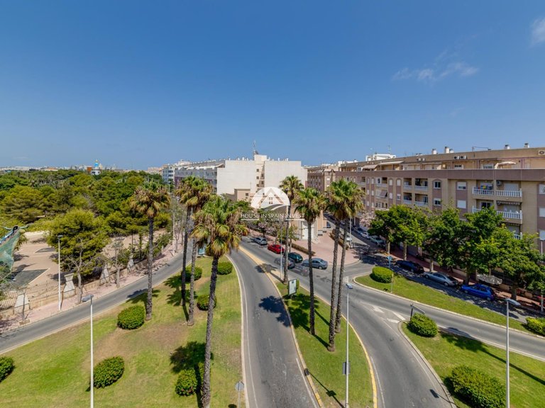 Penthouse for Sale in El Acequión - Los Náufragos Torrevieja, Alicante 39