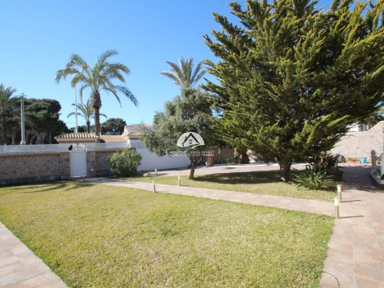 Villa for Sale in Cabo roig Orihuela Costa, Alicante 23