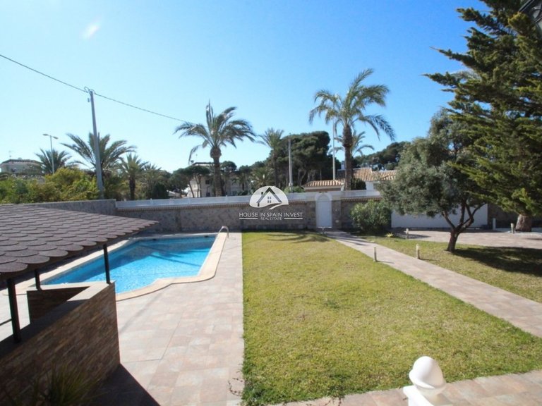 Villa for Sale in Cabo roig Orihuela Costa, Alicante 24