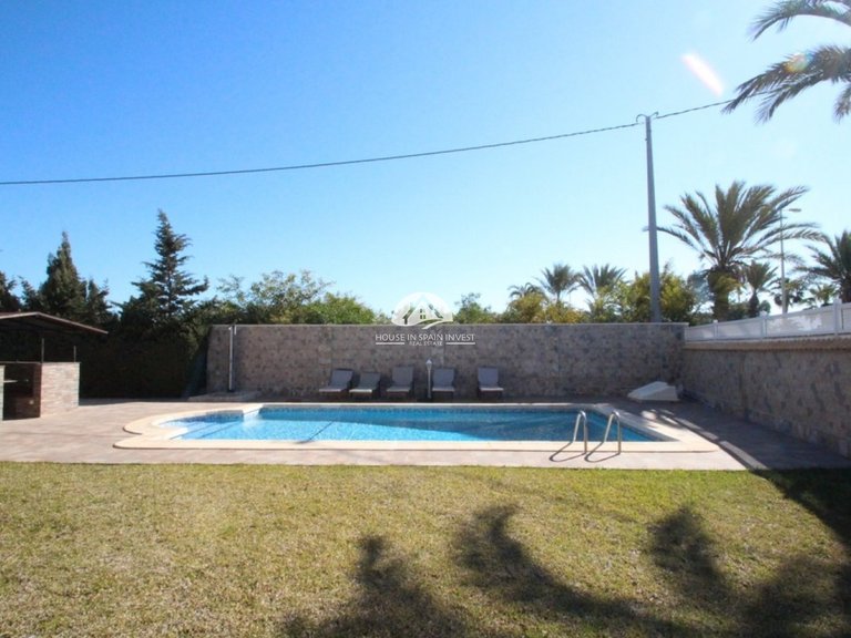 Villa for Sale in Cabo roig Orihuela Costa, Alicante 35