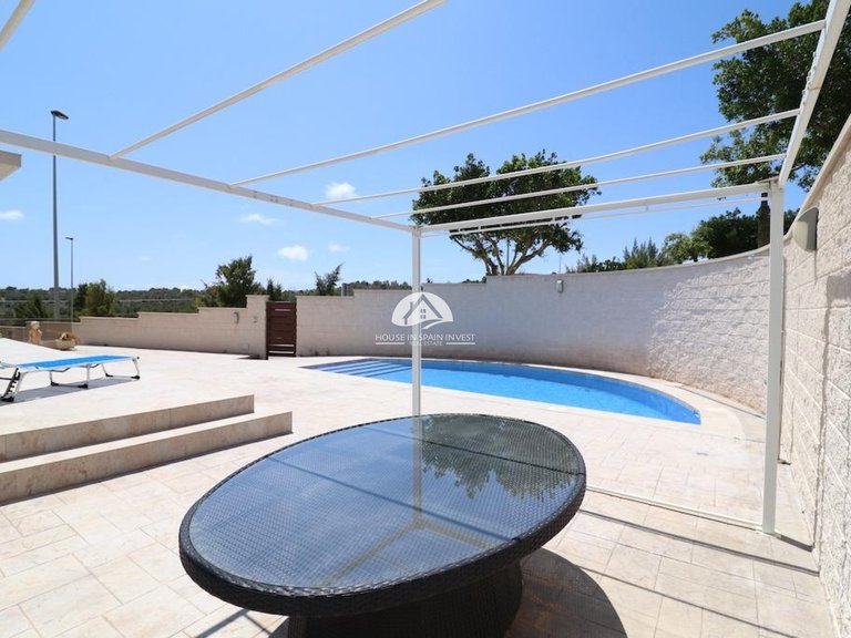 Villa for Sale in Urbanizaciones San Miguel De Salinas, Alicante 23