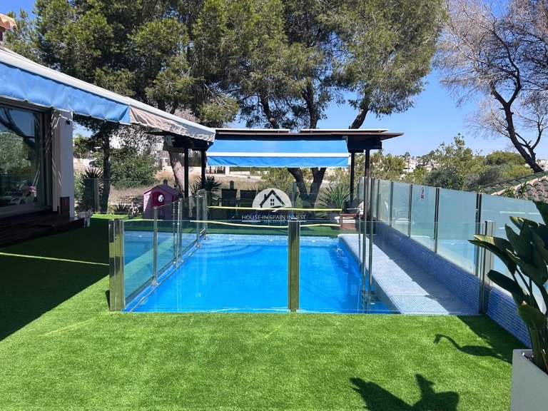 Villa for Sale in Lomas de Cabo Roig Orihuela Costa, Alicante 2
