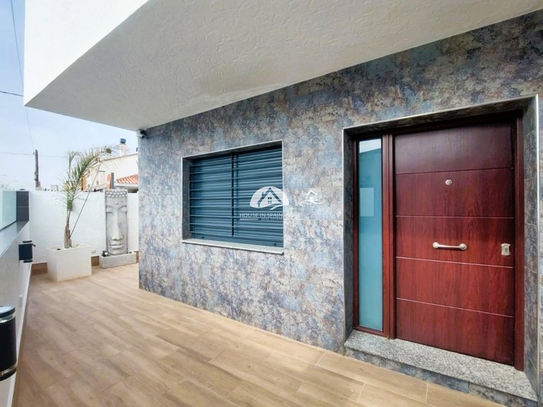 Villa for Sale in Torre de la Horadada Pilar De La Horadada, Alicante 2